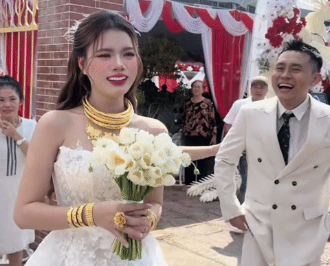 Sự thật video ông bố miền Tây khóc sướt mướt tiễn con gái về nhà chồng