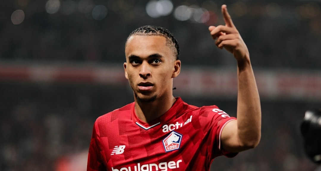 Em trai Mbappe buộc PSG phải chia điểm