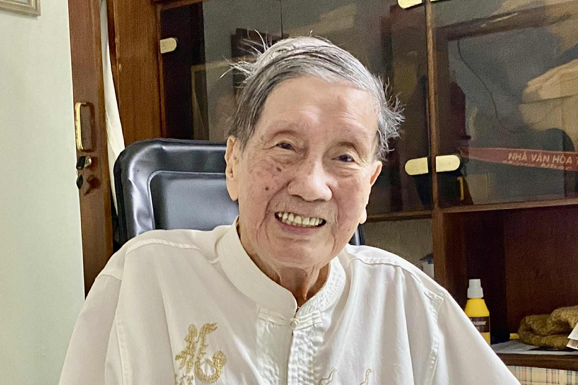 Món quà Trung thu nuôi dưỡng tâm hồn trẻ thơ của nhạc sĩ Phạm Tuyên