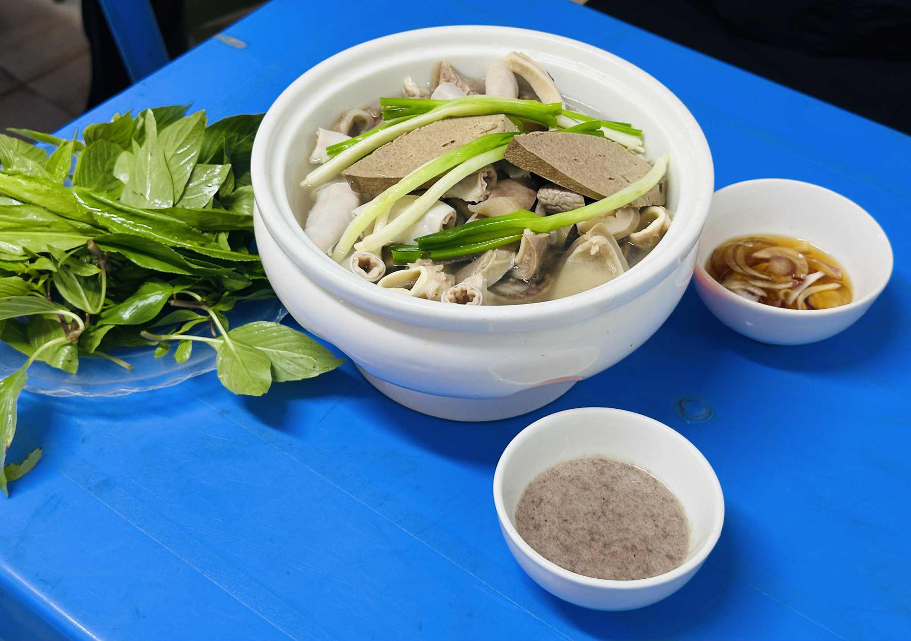 thit lon chin.jpg