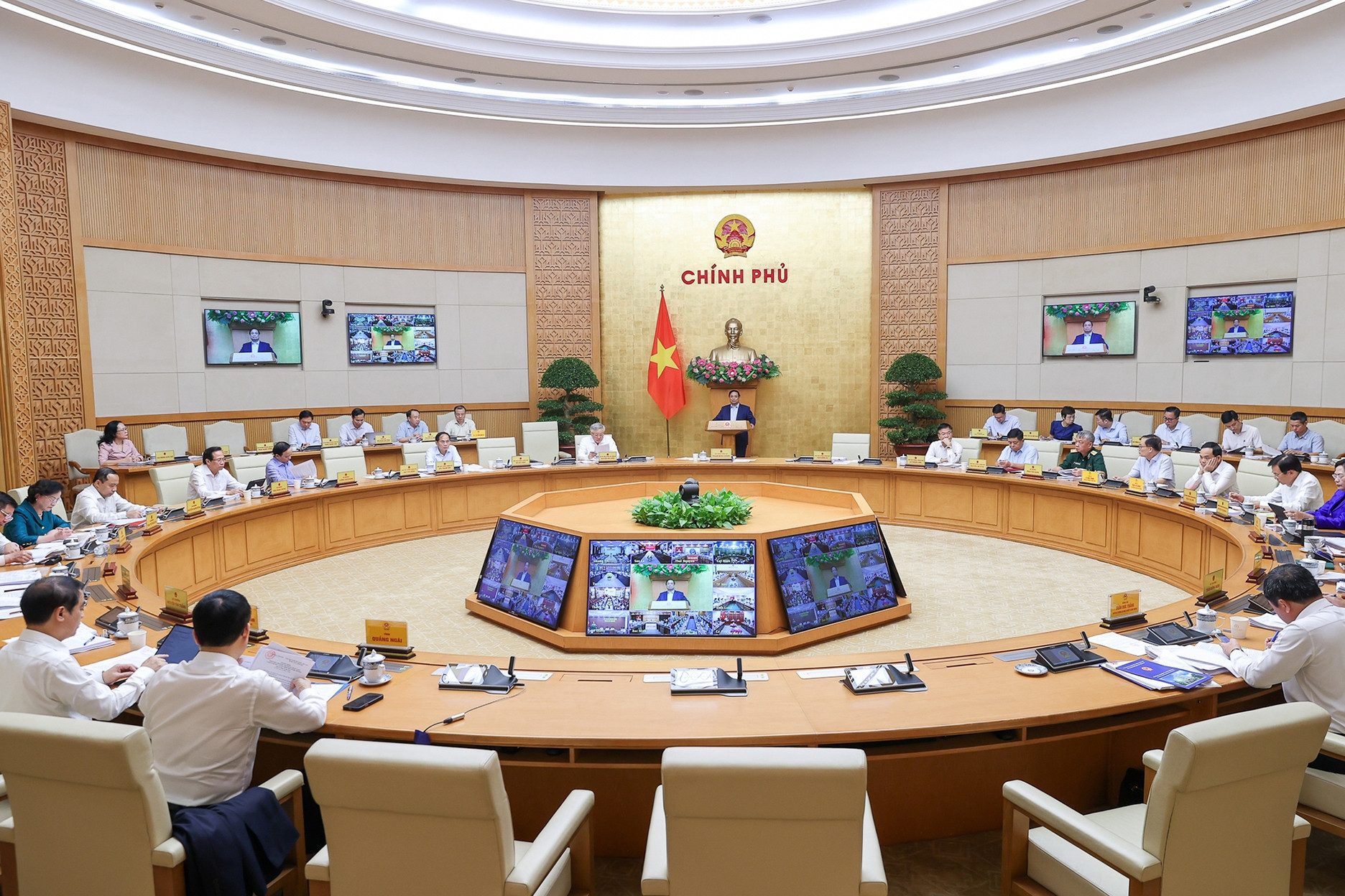 Thủ tướng phân công 25 thành viên Chính phủ làm việc với địa phương