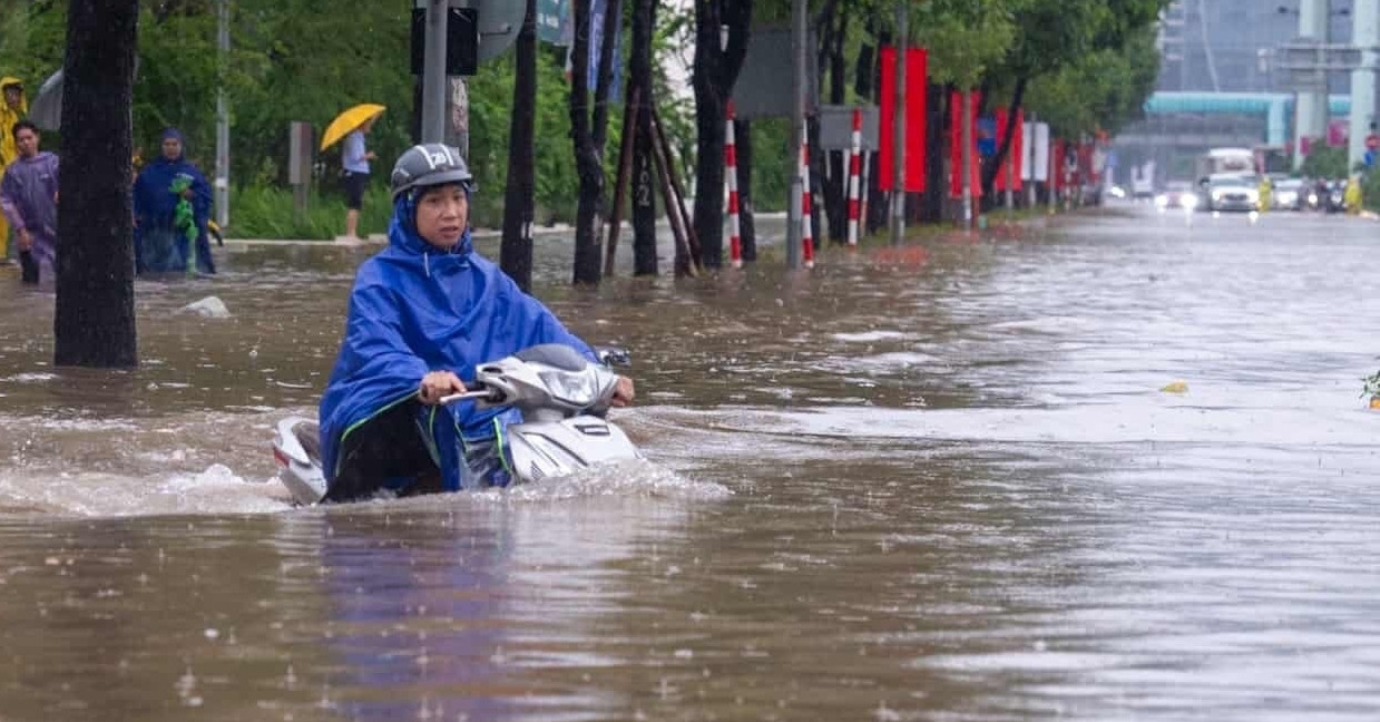 Sáng 7/10: Công an Hà Nội cảnh báo các tuyến đường có nguy cơ ngập úng