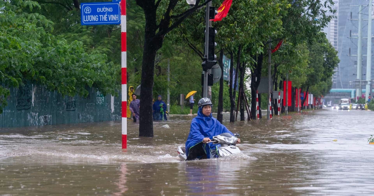 Cập nhật 122 điểm ngập, 29 điểm phương tiện không thể lưu thông tại Hà Nội