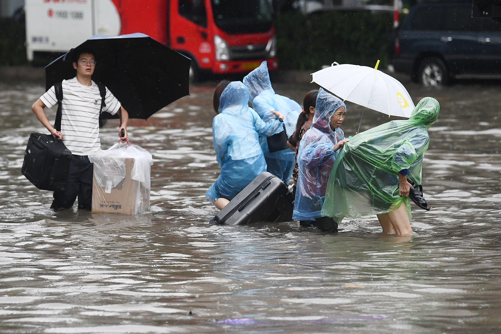 Bốn bề ngập sâu, mất phương hướng ở 'vịnh Keangnam', 'cảng nước sâu Mỹ Đình'