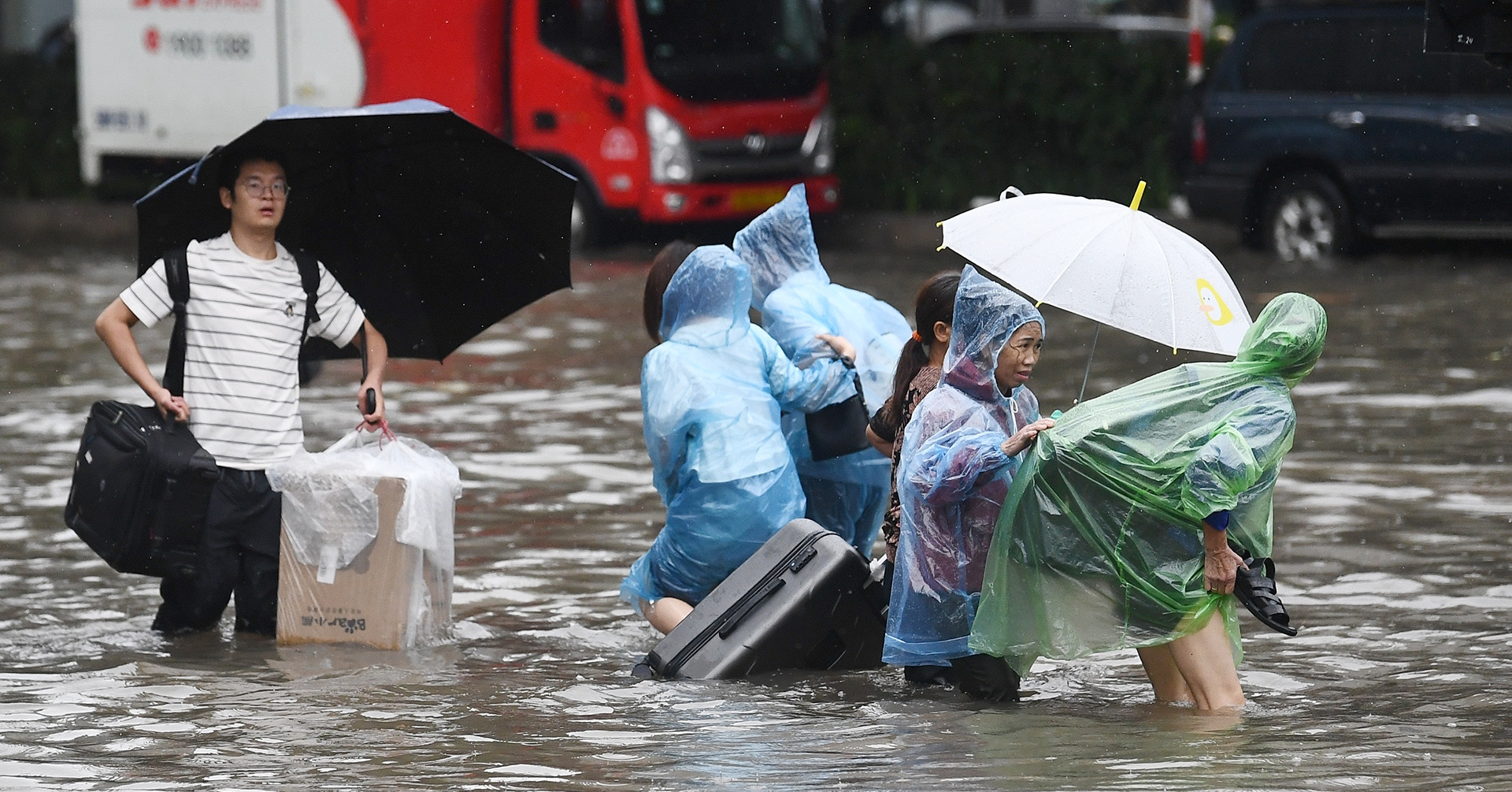 Bốn bề ngập sâu, mất phương hướng ở &amp;apos;vịnh Keangnam&amp;apos;, &amp;apos;cảng nước sâu Mỹ Đình&amp;apos;