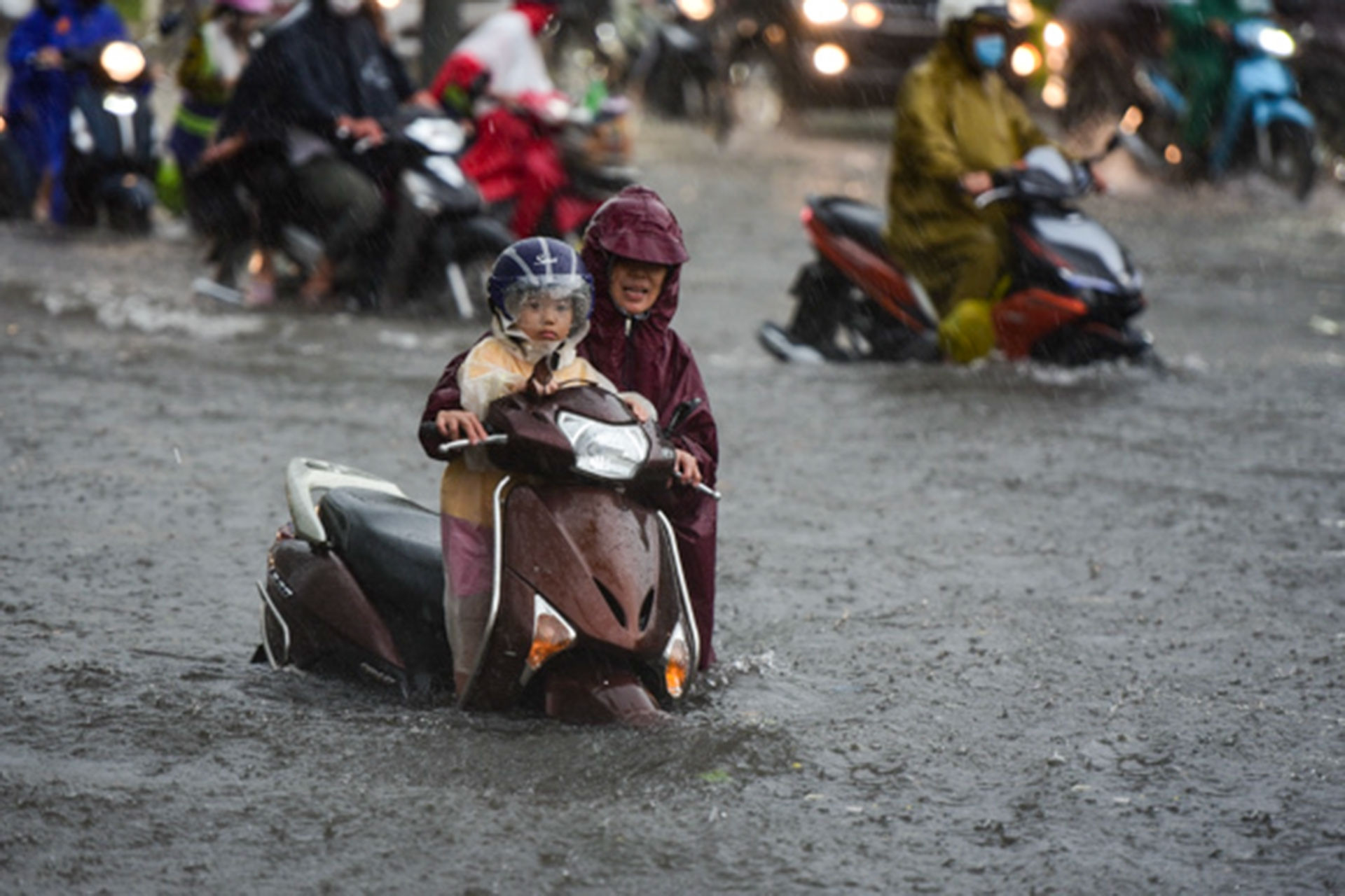 Chi phí sửa xe máy sau khi bị ngập nước hết bao nhiêu tiền?