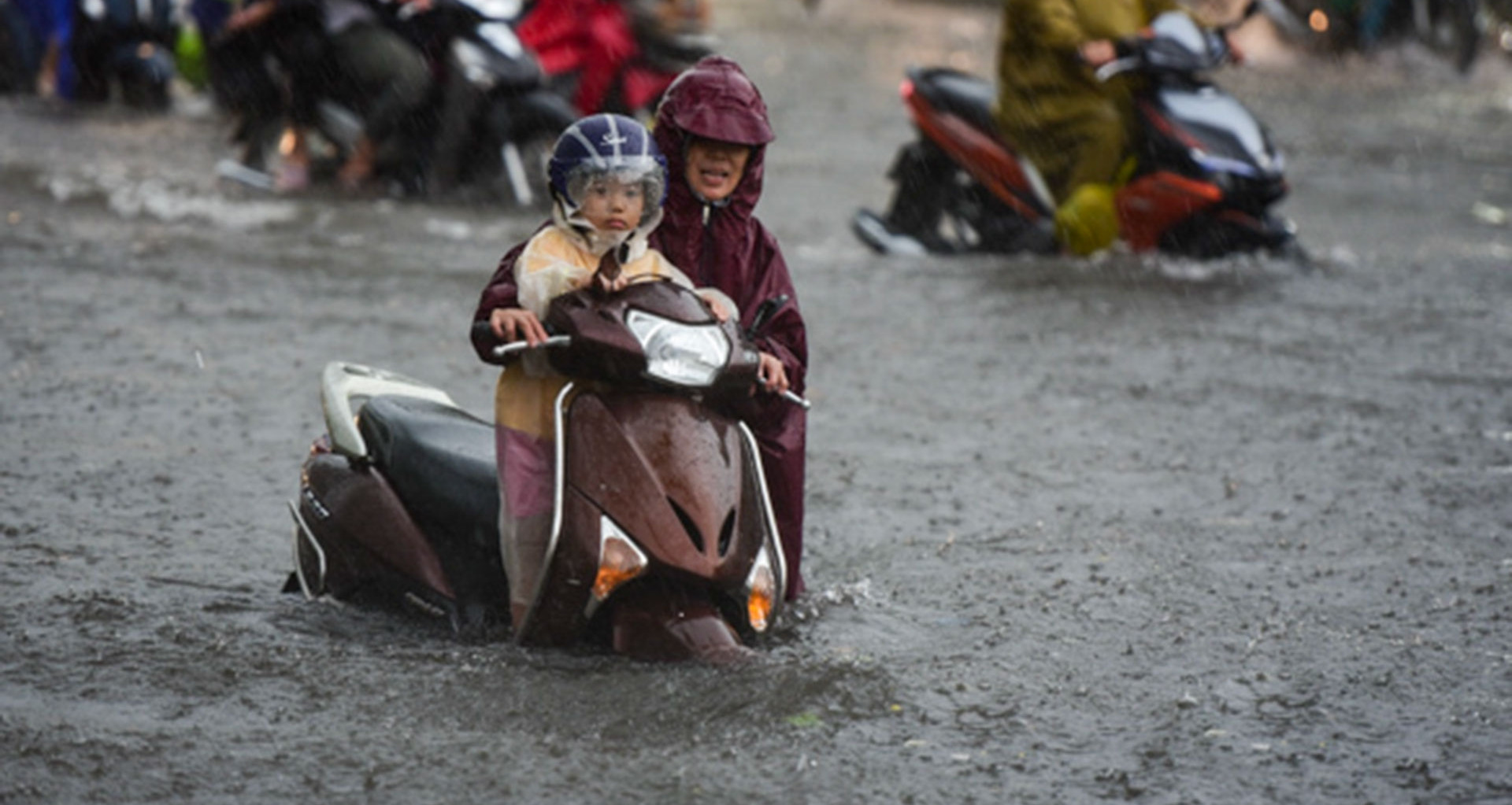 Chi phí sửa xe máy sau khi bị ngập nước hết bao nhiêu tiền?