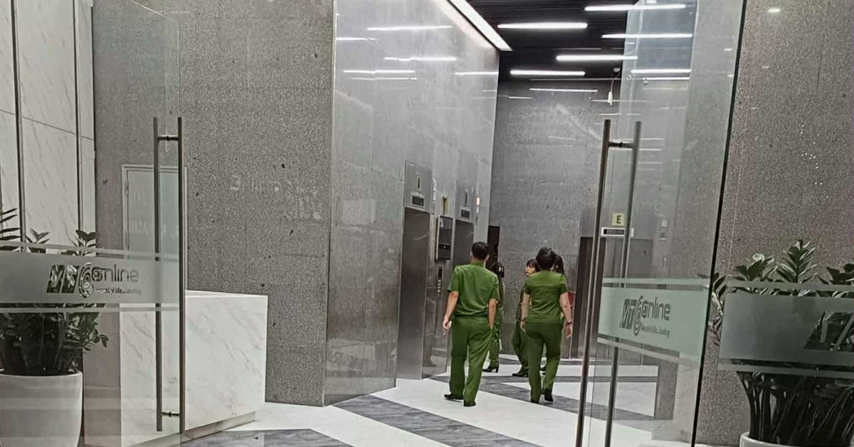 Công an Hà Nội xuất hiện tại tòa nhà có trụ sở công ty của Shark Bình trong đêm