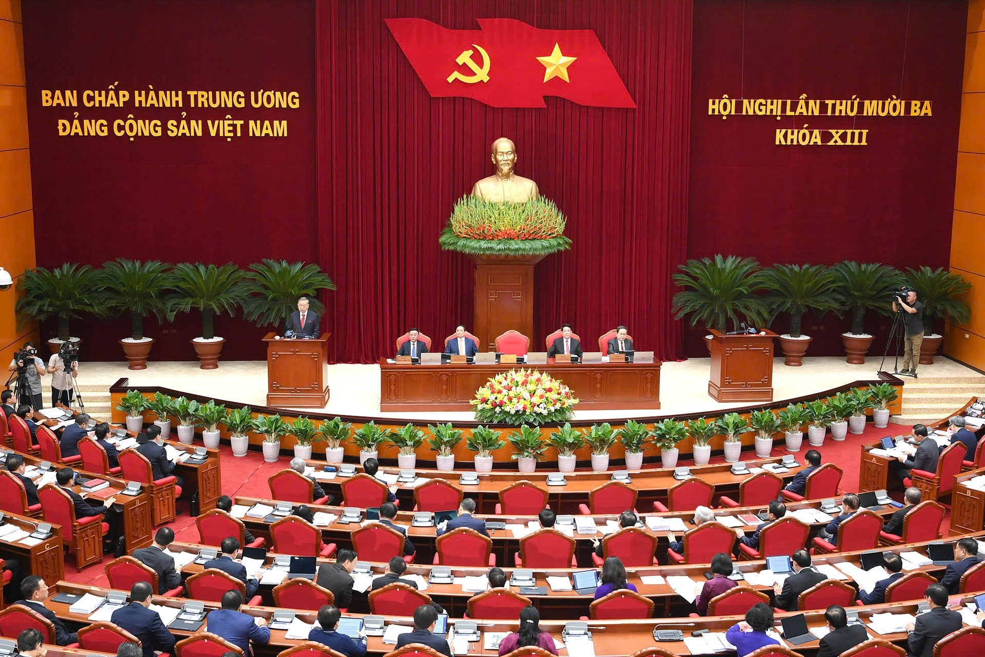 Đức - Sức - Tài của nhân sự Ban chấp hành Trung ương khóa mới