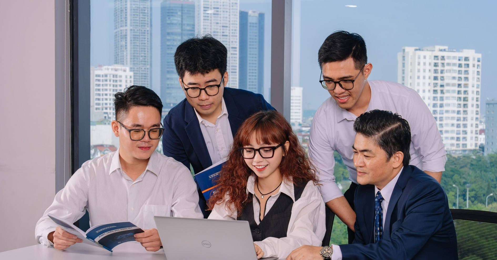 Lần đầu tiên Việt Nam đào tạo thạc sĩ kỹ thuật phần mềm ứng dụng AI trong phân tích kinh doanh