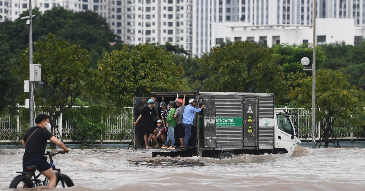 Loạt kế sách cho Hà Nội bớt cảnh "cứ mưa là ngập"
