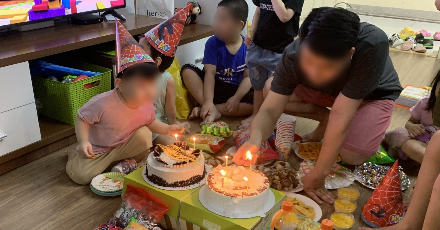 Mừng sinh nhật cháu hàng xóm 100.000 đồng, người phụ nữ sốc vì 1 câu nói