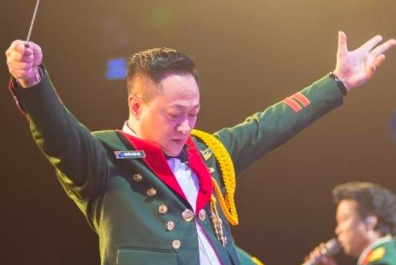 Nam NSND mang hàm Đại tá, có bằng Tiến sĩ, là Phó Hiệu trưởng trường quân đội