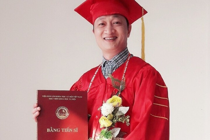 Năm 2018, NSND Nguyễn Xuân Bắc bảo vệ thành công luận án tiến sĩ với chủ đề Đàn Broh của người Ê Đê.