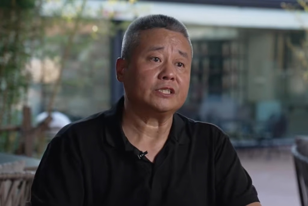 Ôm khoản nợ 170 tỷ đồng, người đàn ông vực dậy 'thần kỳ' nhờ quầy xúc xích