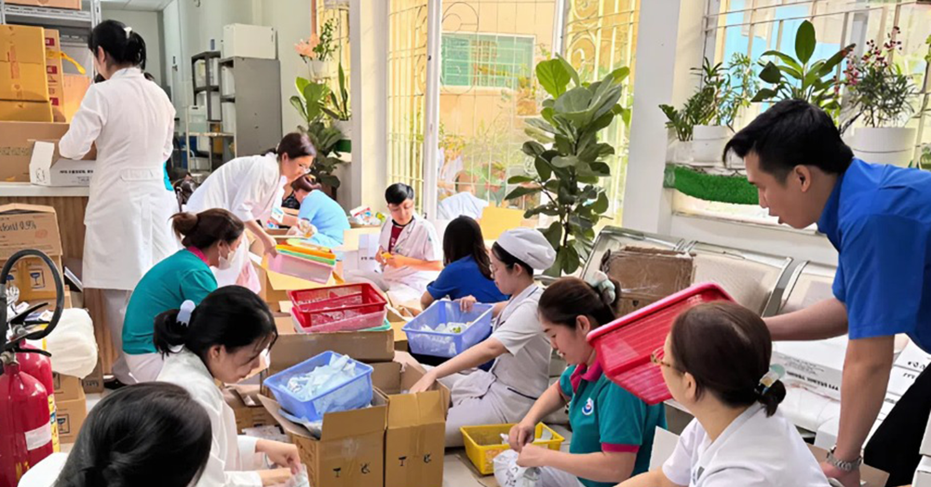 TPHCM khẩn cấp chuyển 10.000 túi thuốc giúp cứu chữa bà con vùng bão