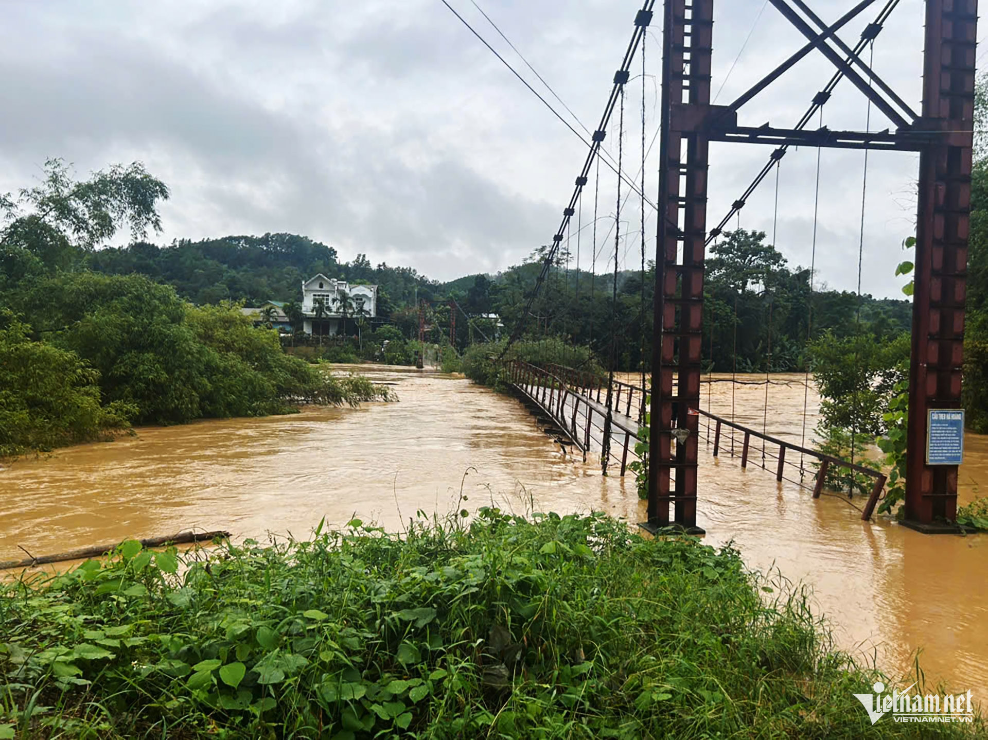 W-cau na hoang 2.jpg