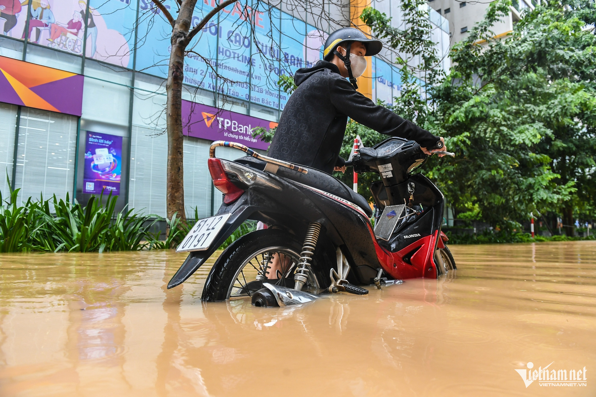 W-ngap lut Ha Noi 6.jpg