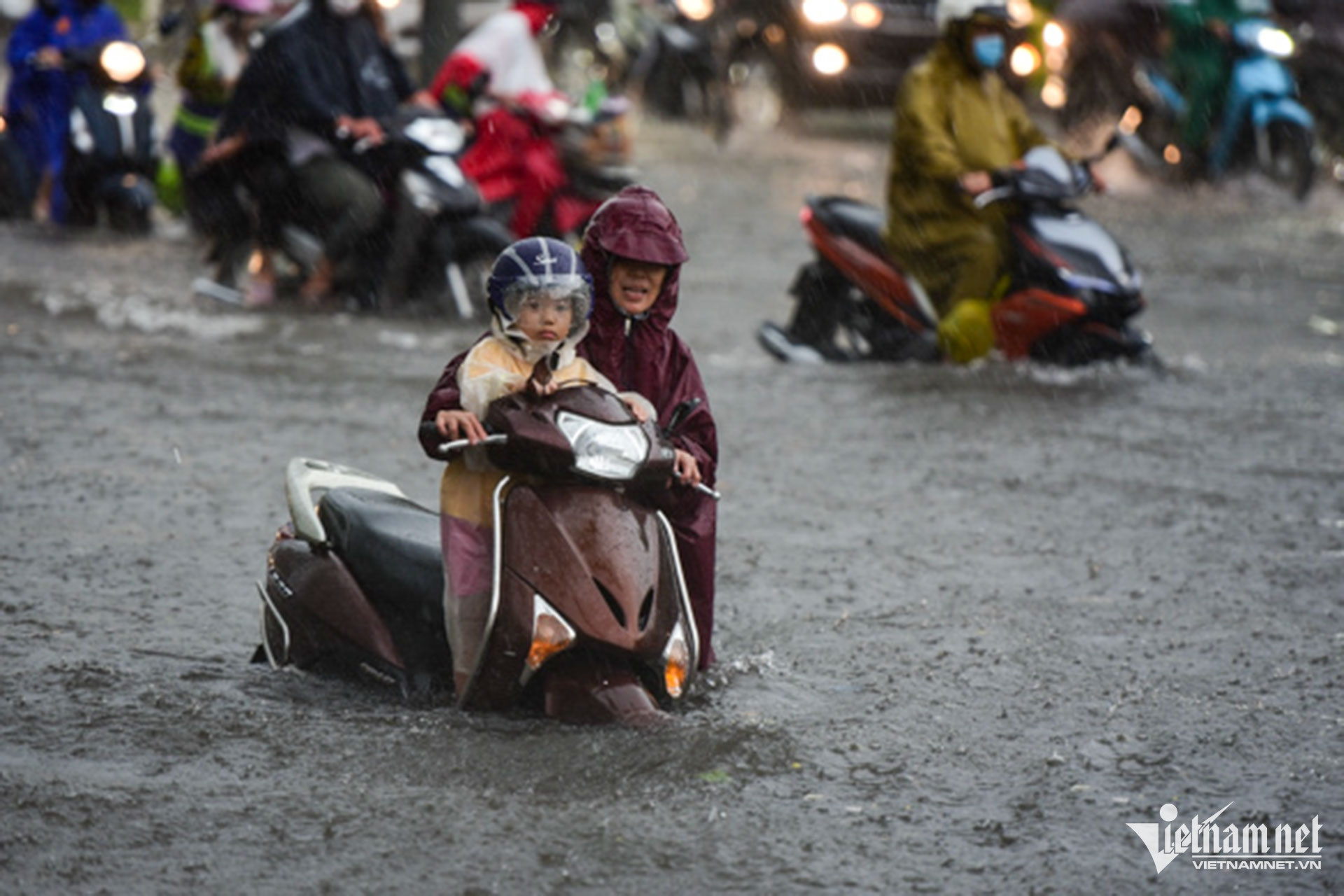 W-xe may ngap nuoc.jpg