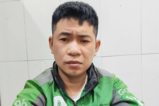 Bản tin cuối ngày 08/10: Hai đối tượng mang dao bầu, trộm 7 chiếc xe tại Hà Nội