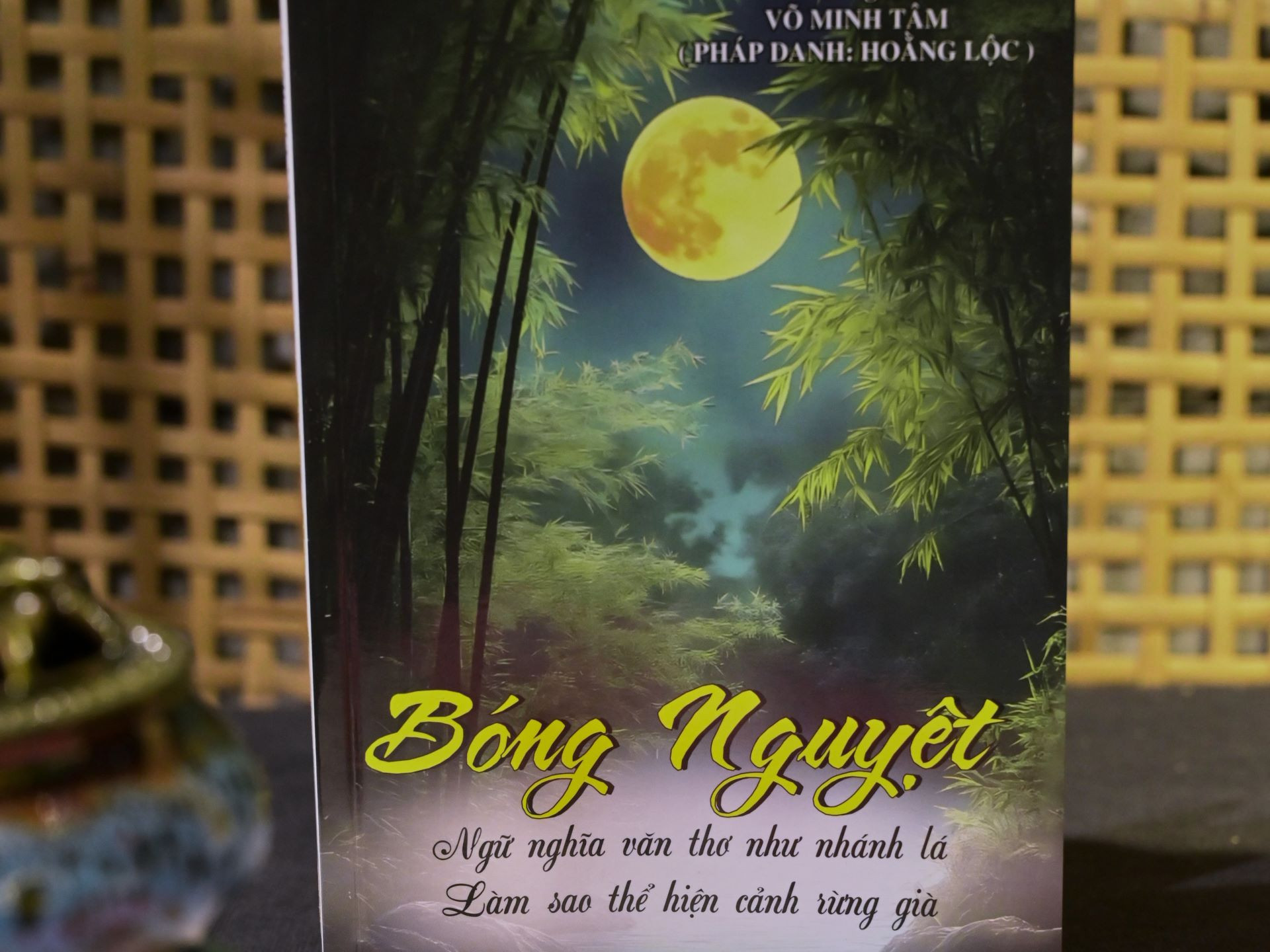 Bóng Nguyệt - Vầng trăng soi chiếu tâm hồn