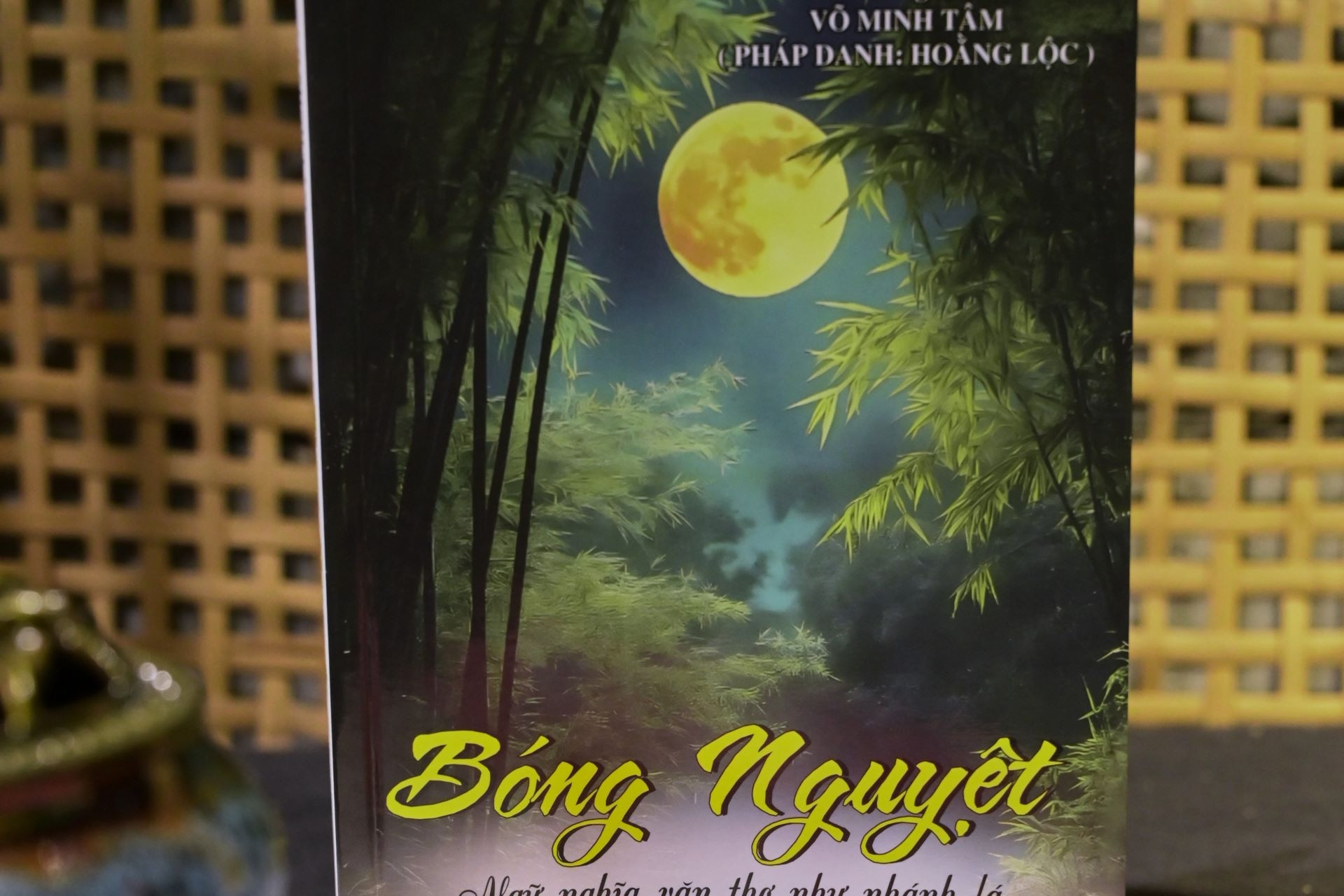 Bóng Nguyệt - Vầng trăng soi chiếu tâm hồn