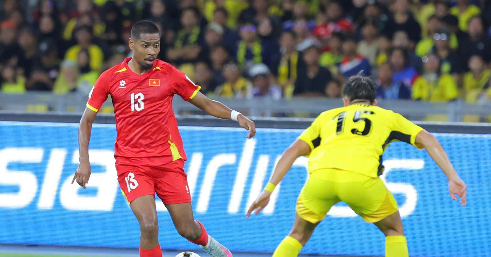 Cao Pendant Quang Vinh nhận băng đội phó tuyển Việt Nam