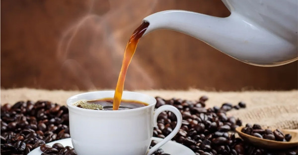 Cơ thể ra sao khi nhịn ăn sáng, uống cà phê đen để giảm cân?