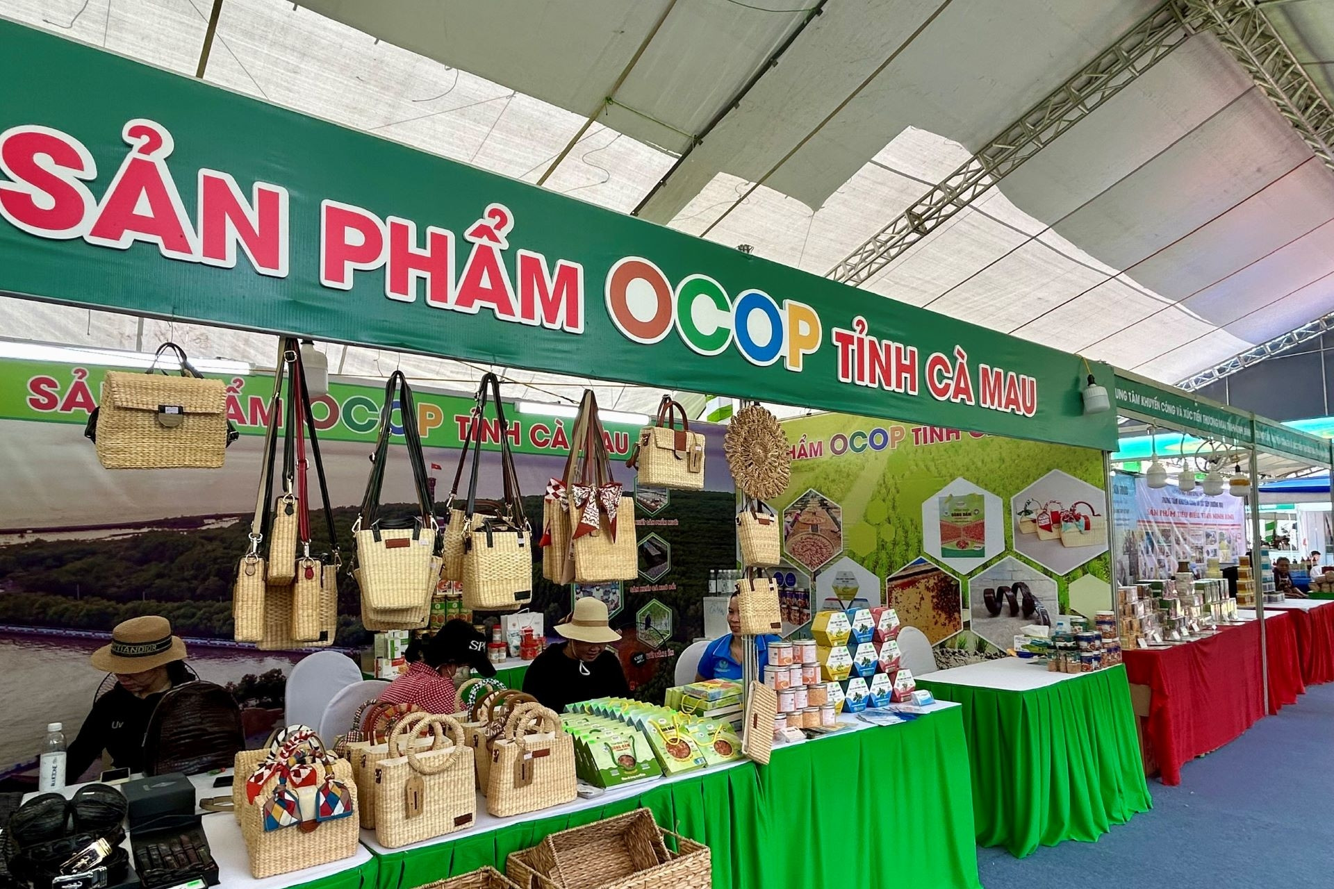 Hội chợ xúc tiến thương mại cho các HTX miền Nam 2025: Lan tỏa giá trị sản phẩm OCOP