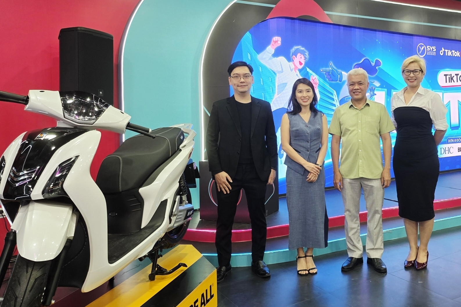 Lan tỏa trí thức số và tinh thần khởi nghiệp đến sinh viên Việt Nam