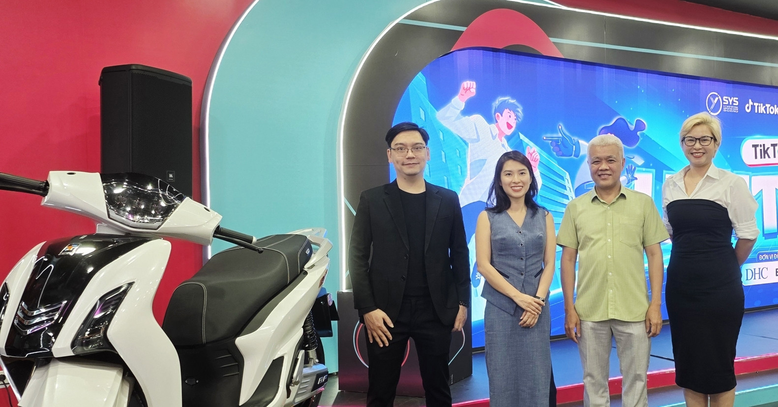 Lan tỏa trí thức số và tinh thần khởi nghiệp đến sinh viên Việt Nam