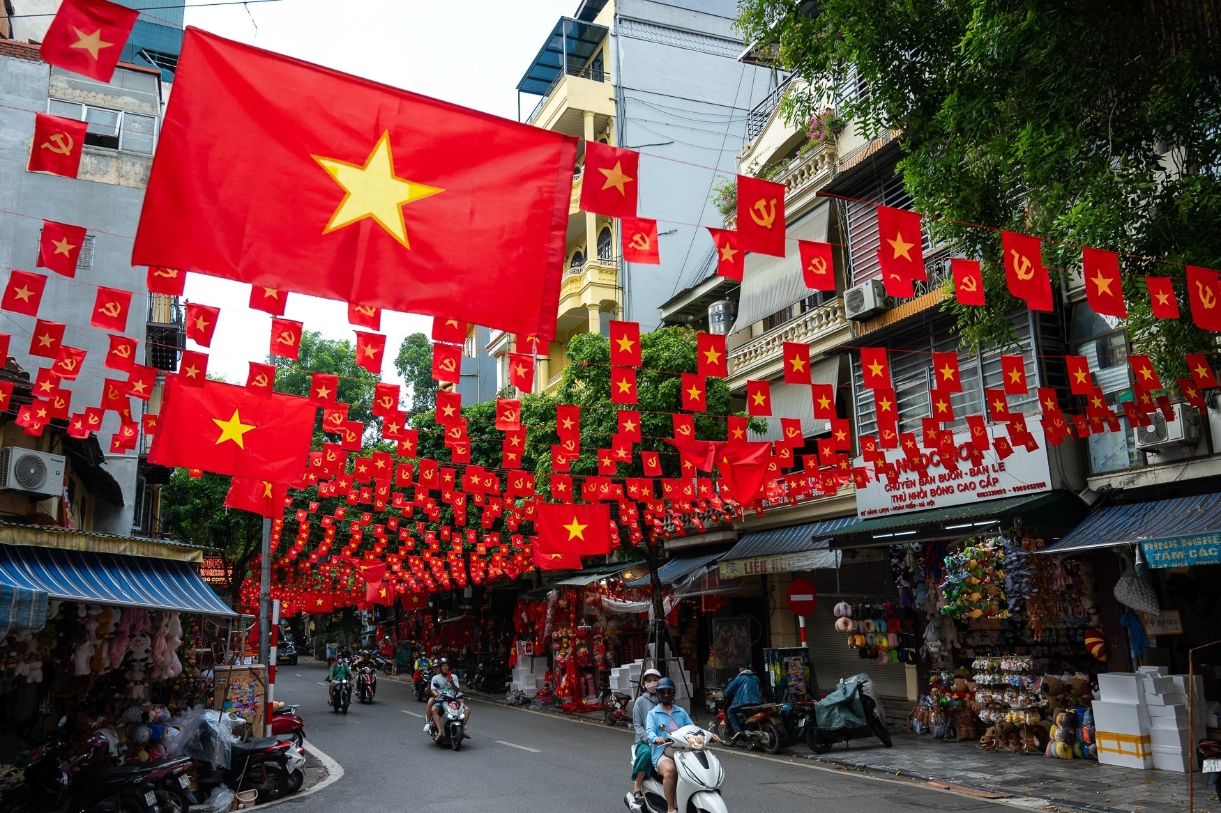 Tên nước Việt Nam có từ khi nào?