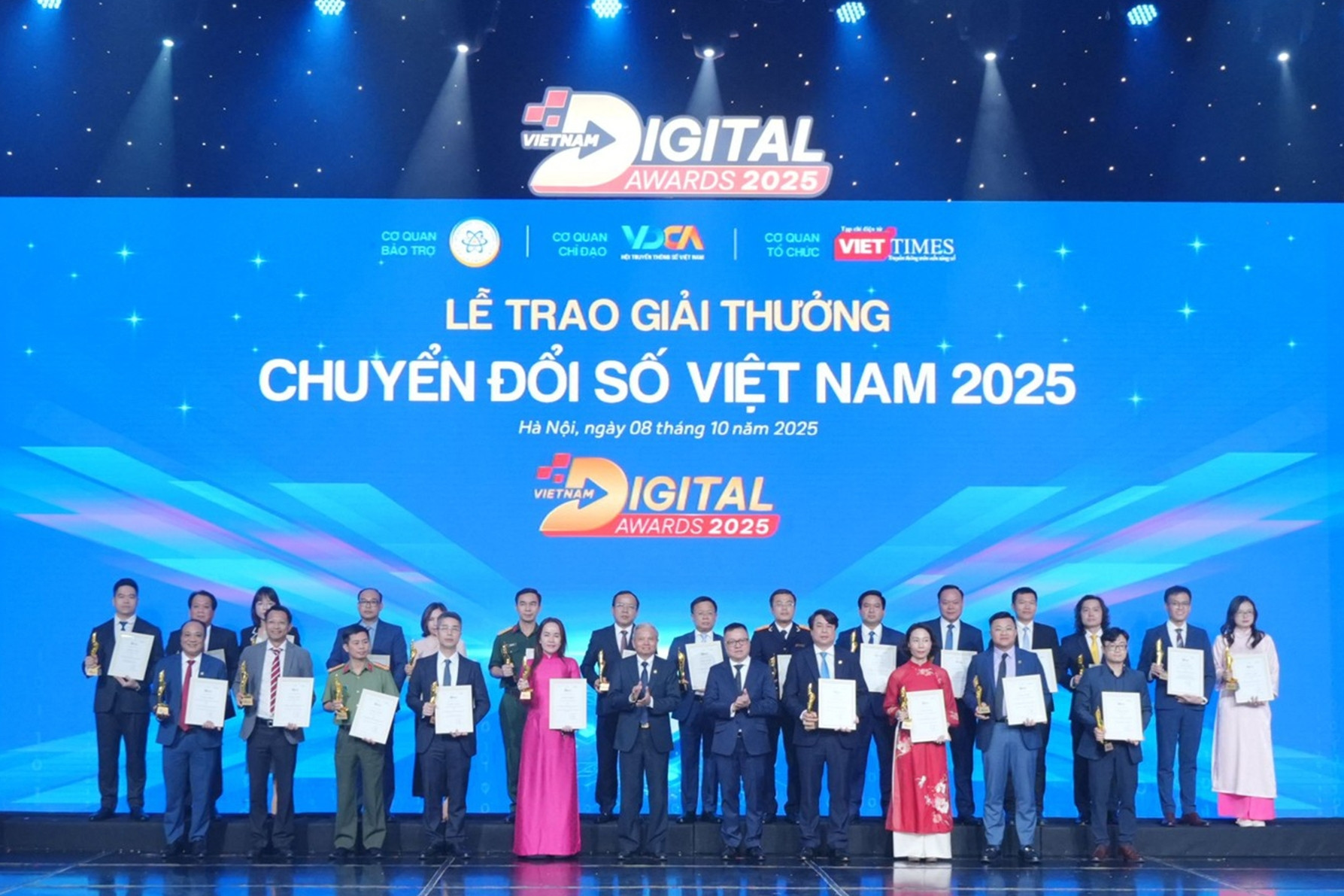 Tôn vinh hơn 50 cơ quan, doanh nghiệp, cá nhân xuất sắc chuyển đổi số quốc gia
