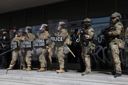 Vì sao việc ông Trump điều động Vệ binh quốc gia Mỹ trở thành vấn đề lớn?