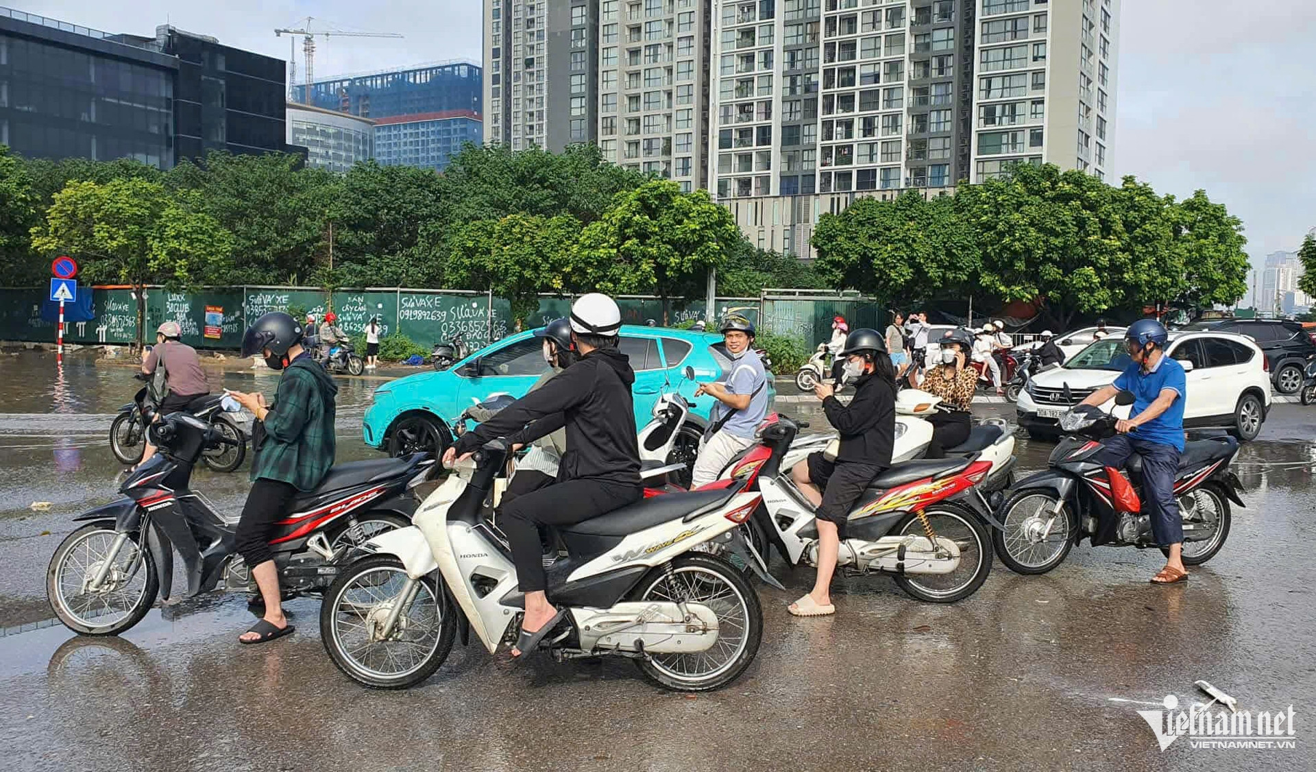 W-mua ngap HN Dung 12.jpg