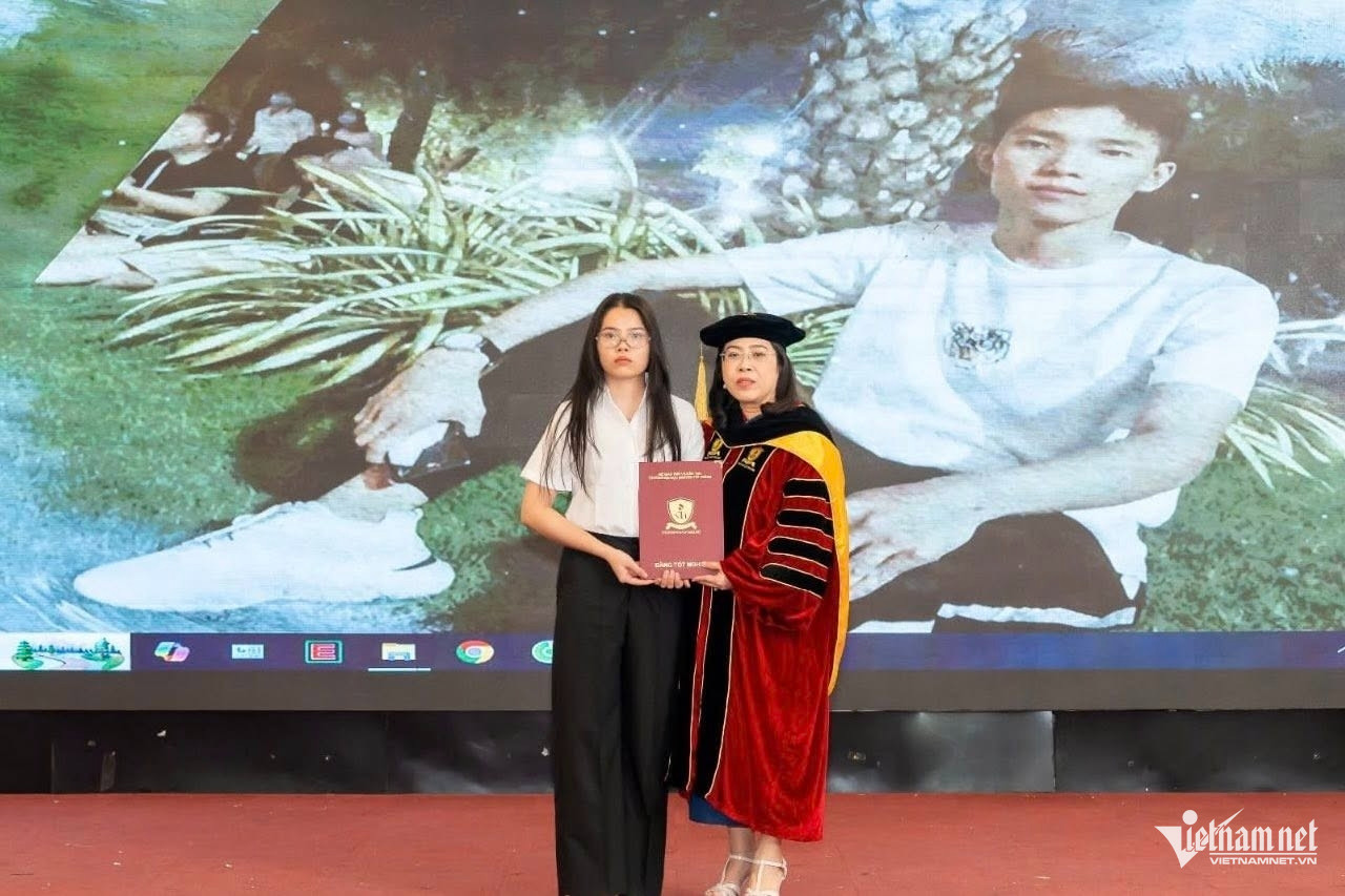 W-sinh vien ntt 2 110142.jpg