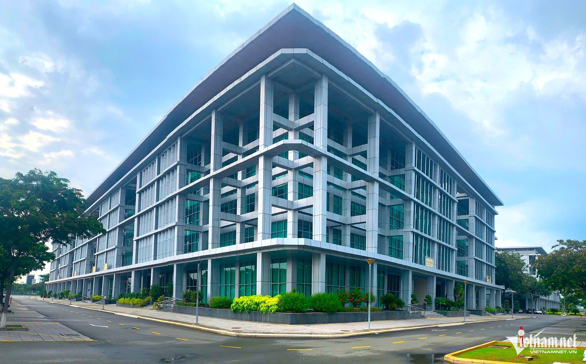 W-trung tâm hành chính tỉnh bà rịa vũng tàu vnn.jpg