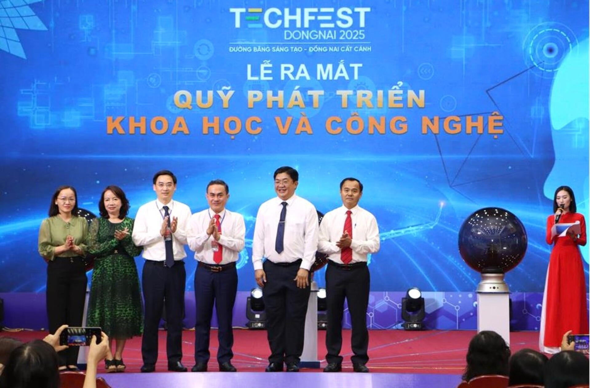 002 Techfest.jpg