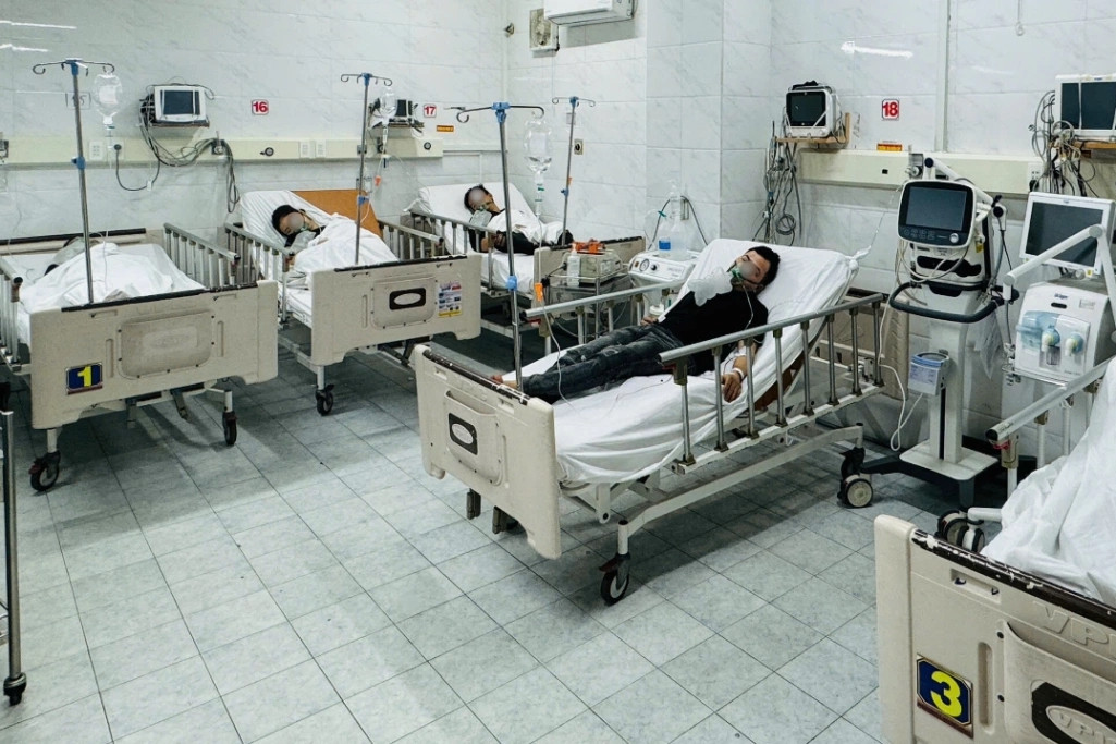 5 người gục trên sàn khi ăn tiệc trong phòng kín tại nhà hàng ở TPHCM