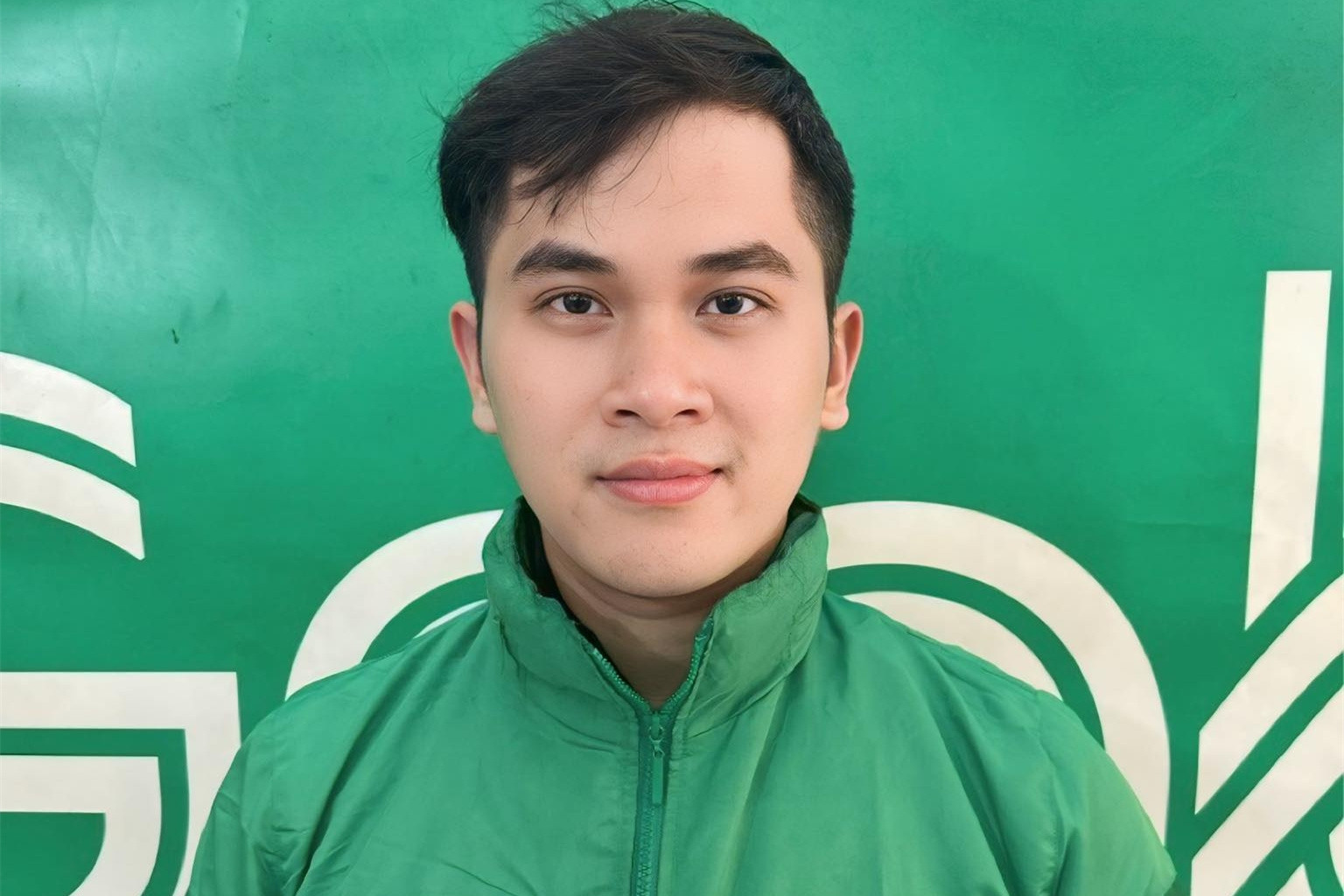 Á quân 'Học viện cải lương' đẹp trai, sinh năm 2000 chạy xe ôm mưu sinh