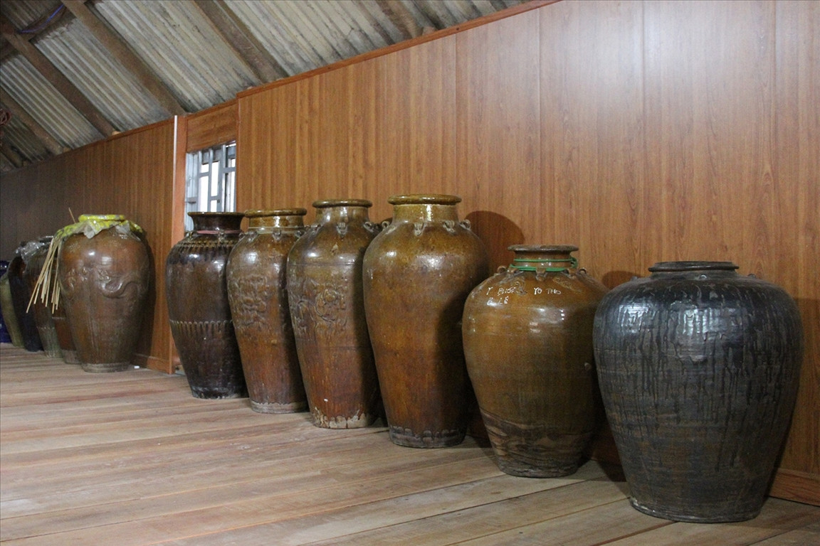 Chiêm ngưỡng &apos;kho báu&apos; văn hóa trong những ngôi nhà dài