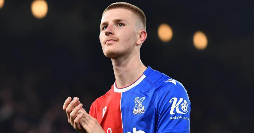 Fan MU cầu xin Amorim mua ngay tiền vệ này