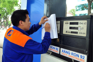 Giá xăng dầu đồng loạt giảm
