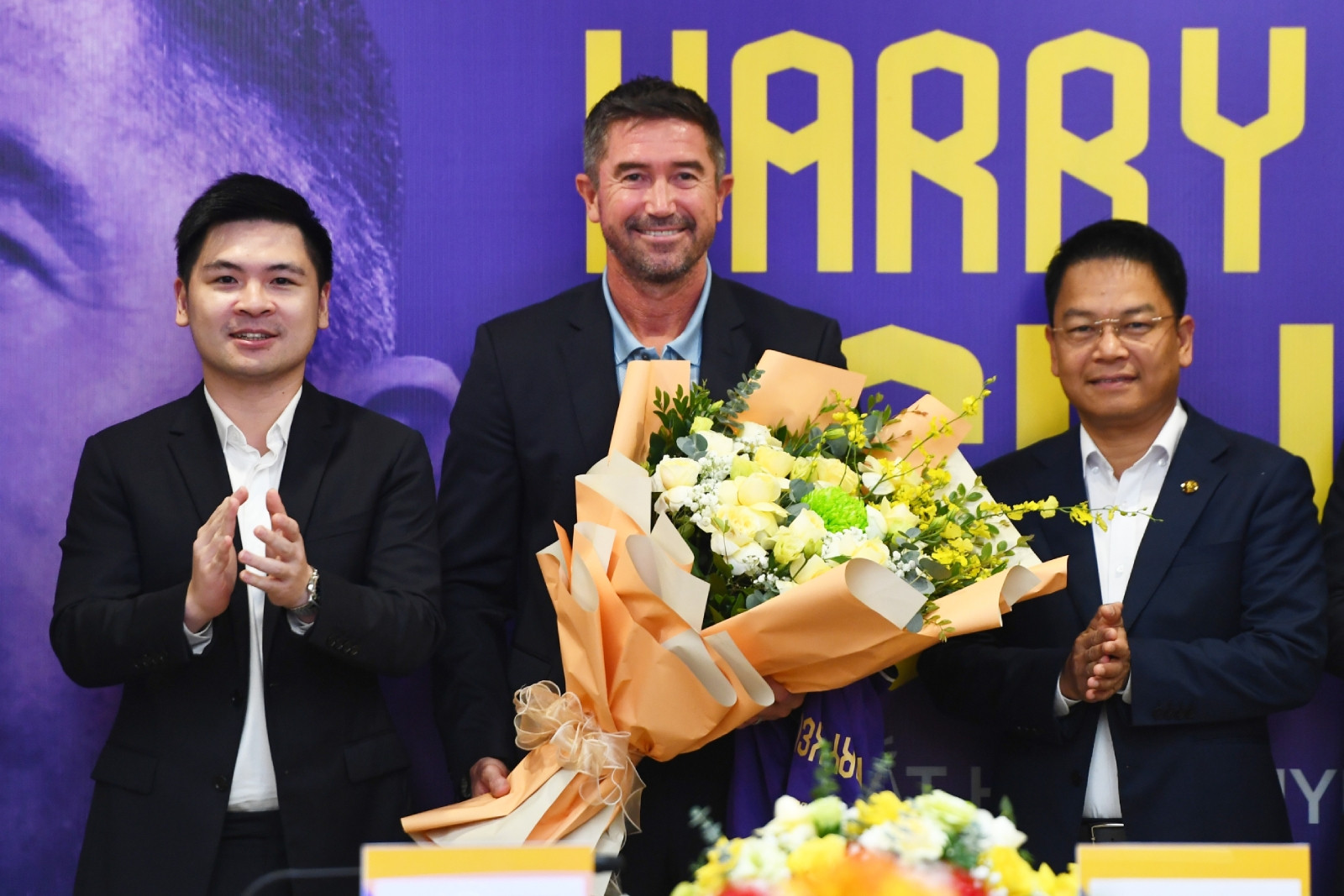 Harry Kewell tiết lộ lý do nhận dẫn dắt Hà Nội FC