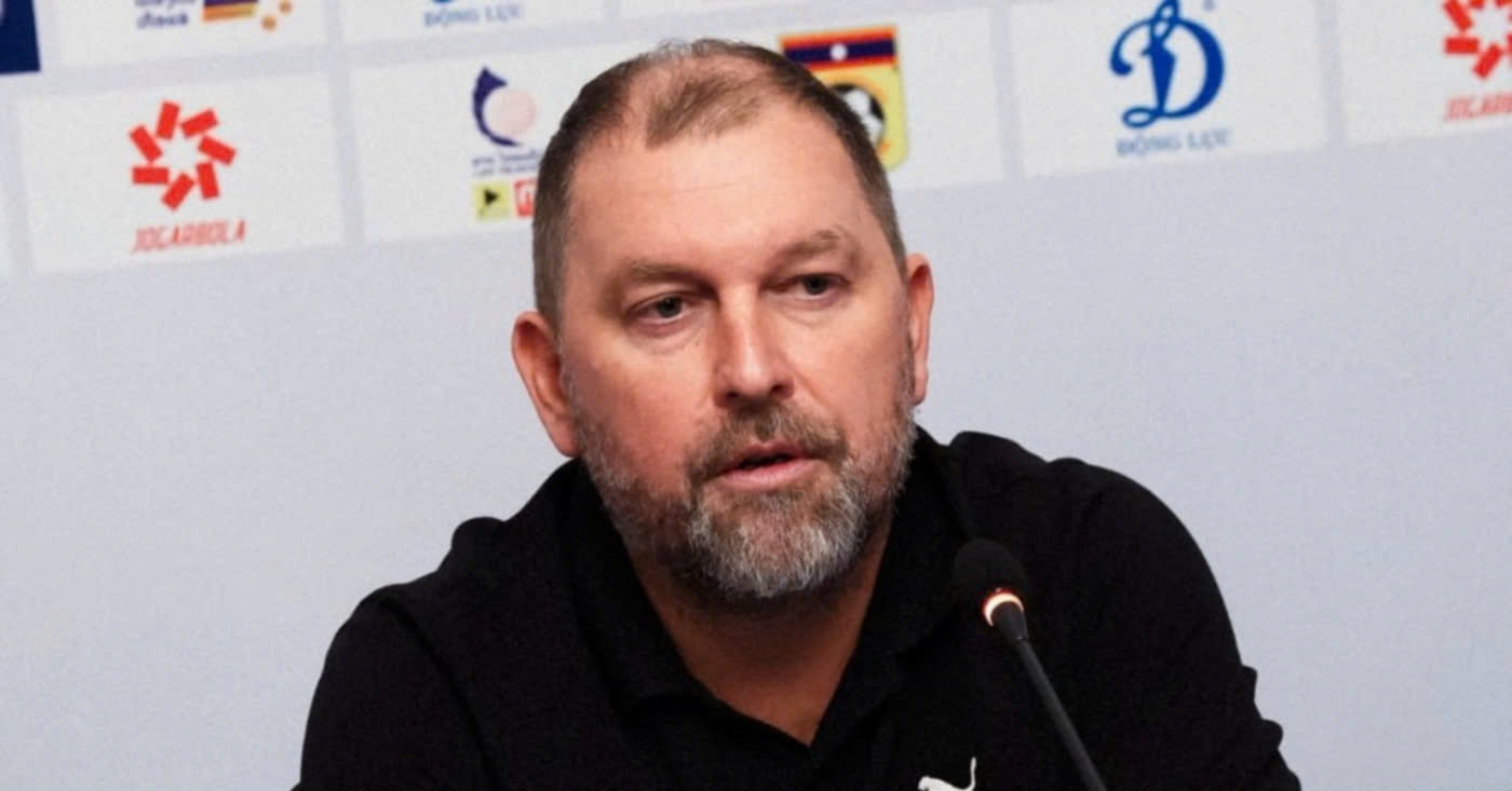 HLV Malaysia tuyên bố thắng Lào sau ồn ào gian lận hồ sơ