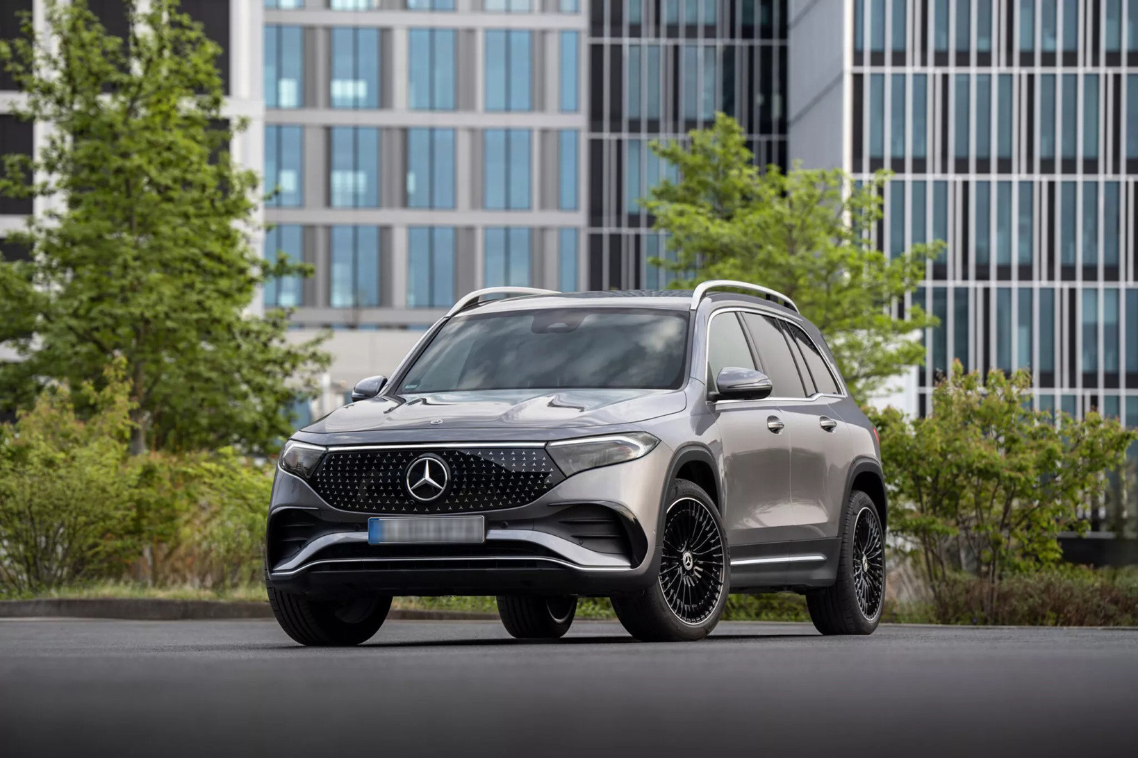 mercedes eqb 6.jpg