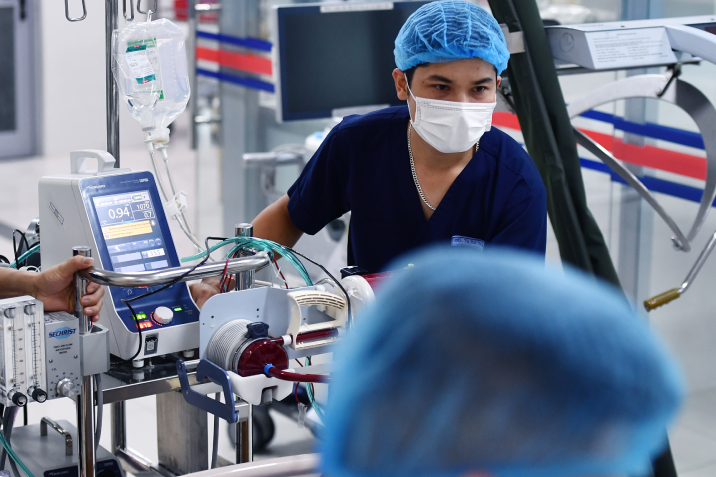 Người đàn ông nhồi máu cơ tim tự lái xe 200km đi cấp cứu