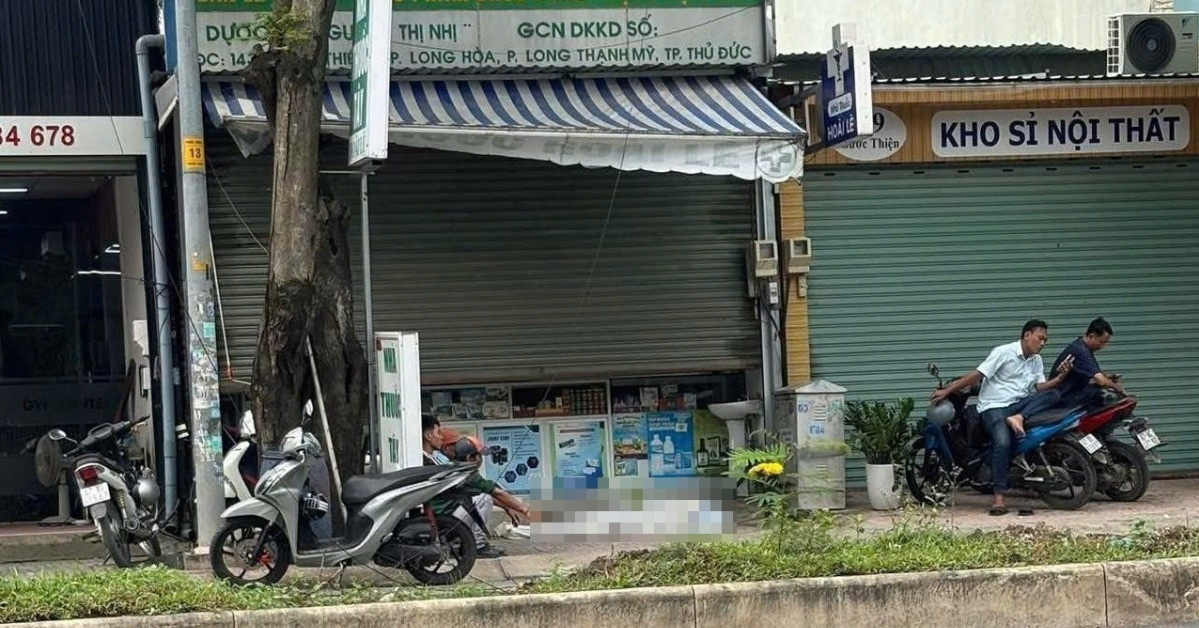 Người phụ nữ gục trước cửa tiệm thuốc, tử vong thương tâm