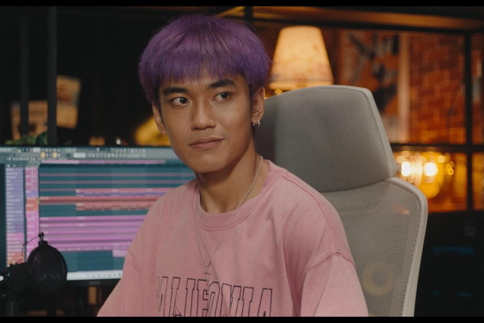 Phim Đợi Gì, Mơ Đi! - Sự liều lĩnh của rapper dám mơ, dám thử và dám tin