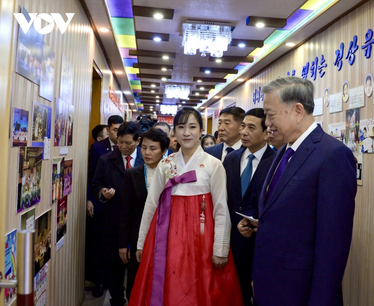 tong bi thu tham truong mau giao kieng sang va lop hoc mang ten bac tai trieu tien hinh anh 5